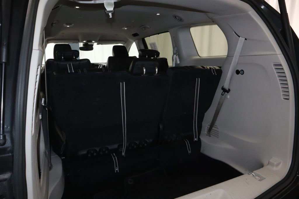 Used 2023 Chrysler Pacifica Touring-L FWD image 15