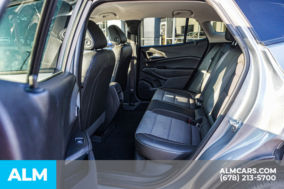 Used 2025 Chevrolet Trax LT FWD image 20