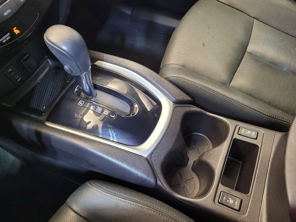 Used 2015 Nissan Rogue SL w/ SL Premium Package FWD image 26