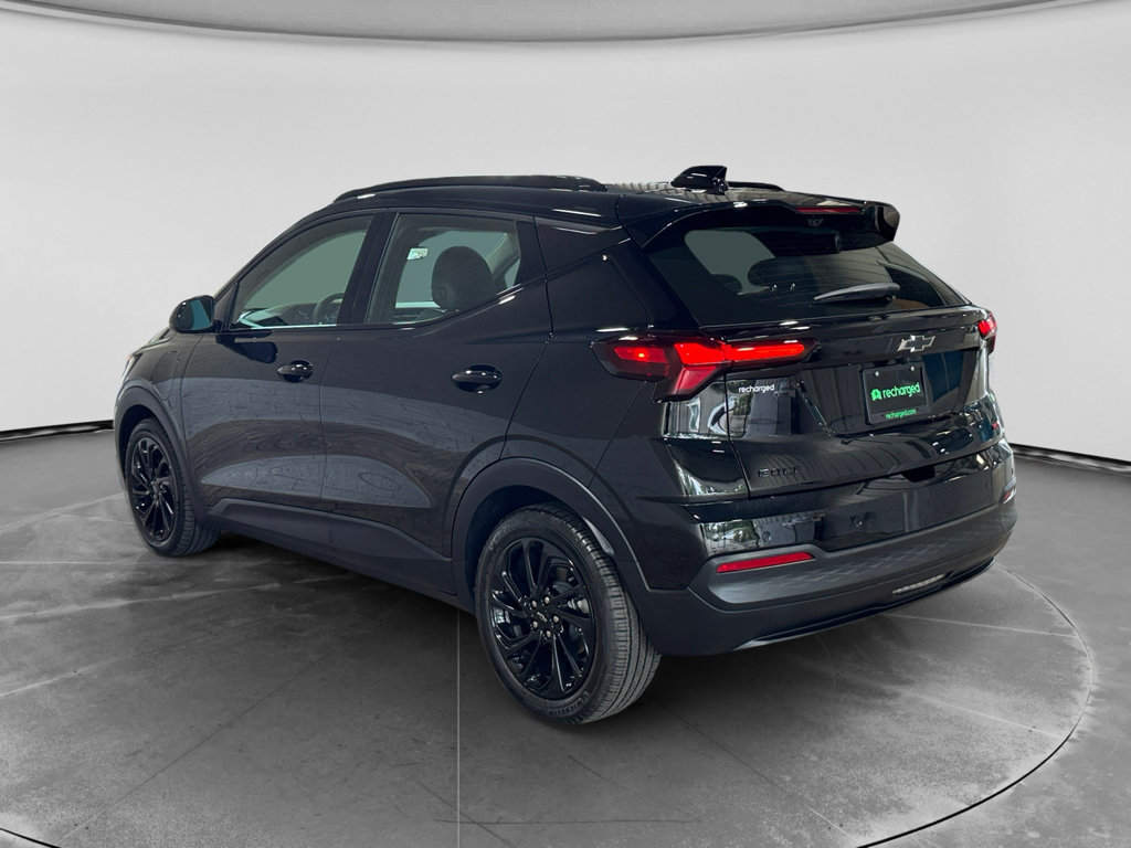 Used 2027 Chevrolet Bolt RS w/ Technology Package FWD image 2