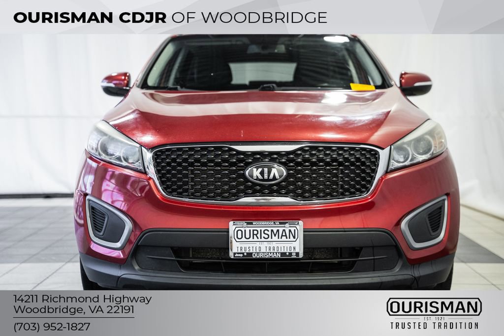 Used 2016 Kia Sorento LX w/ LX Convenience Package image 2