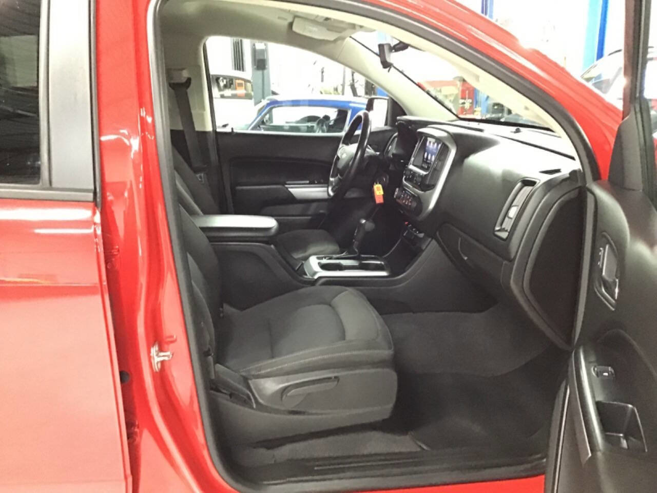 Used 2019 Chevrolet Colorado LT w/ Colorado RST Special Edition image 21