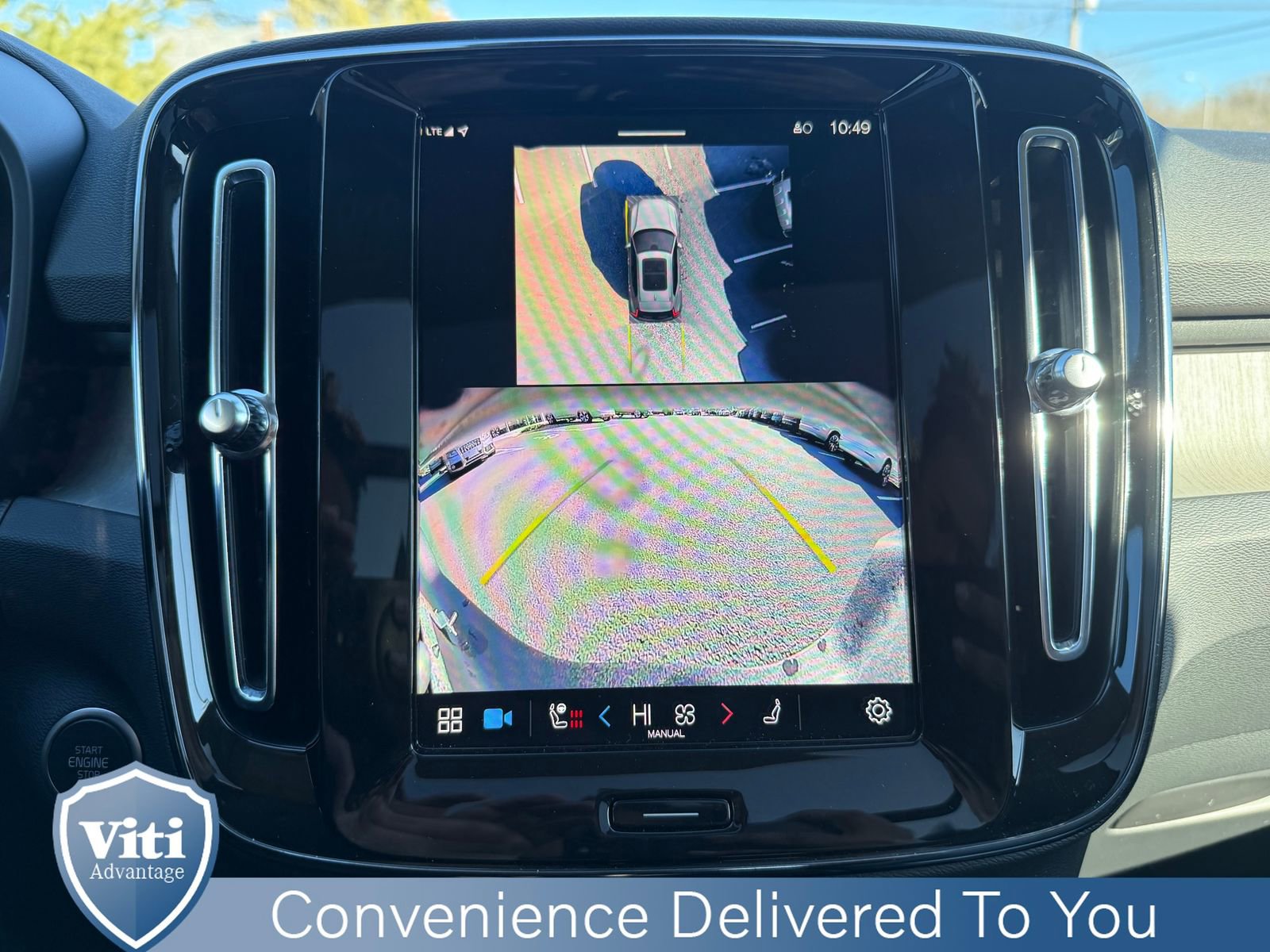 Certified 2024 Volvo XC40 B5 Ultimate w/ Protection Package Premier image 34