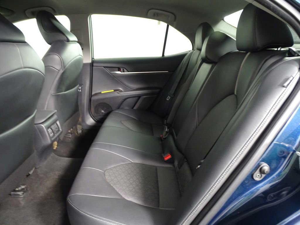 Used 2021 Toyota Camry XSE FWD image 11