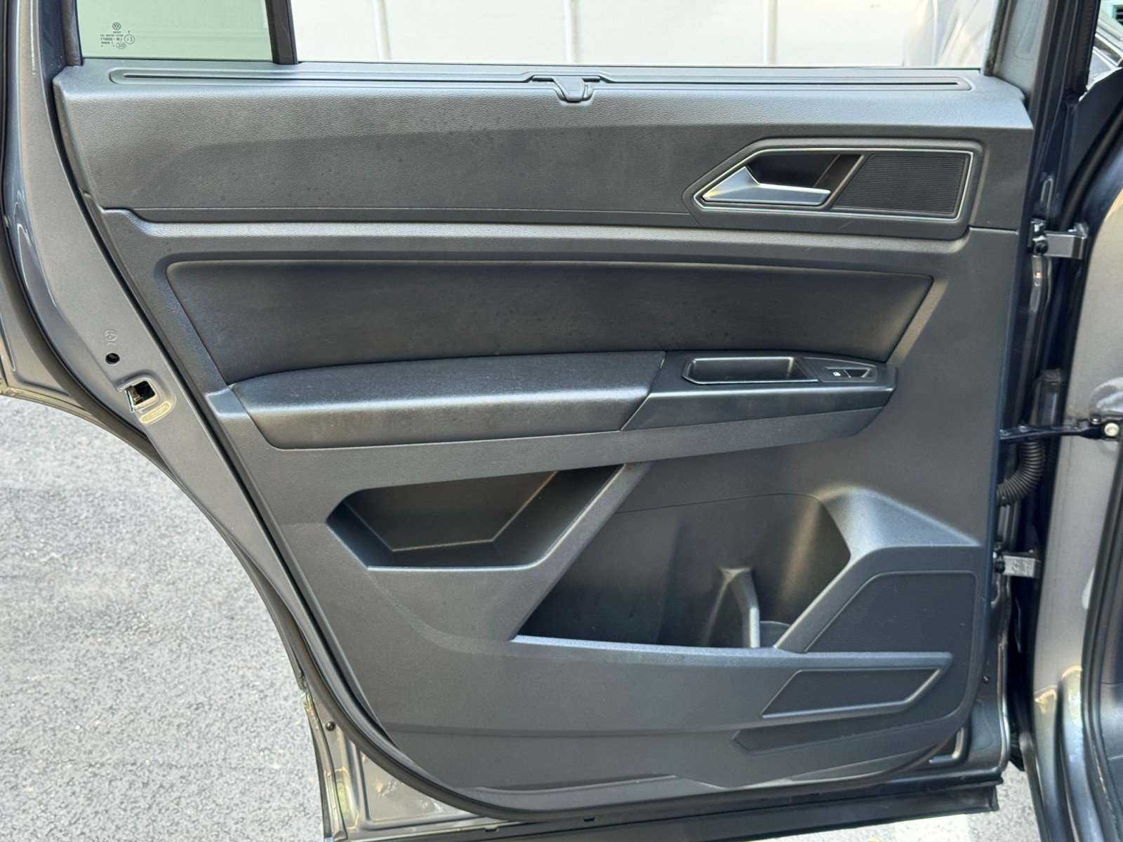 Used 2018 Volkswagen Atlas SE image 40