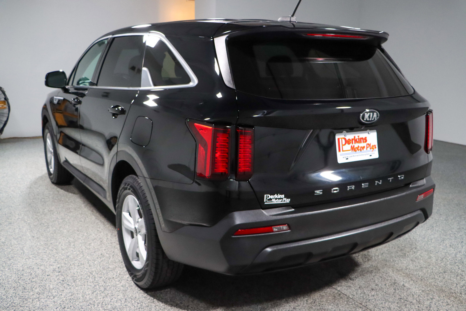 Used 2021 Kia Sorento LX image 9