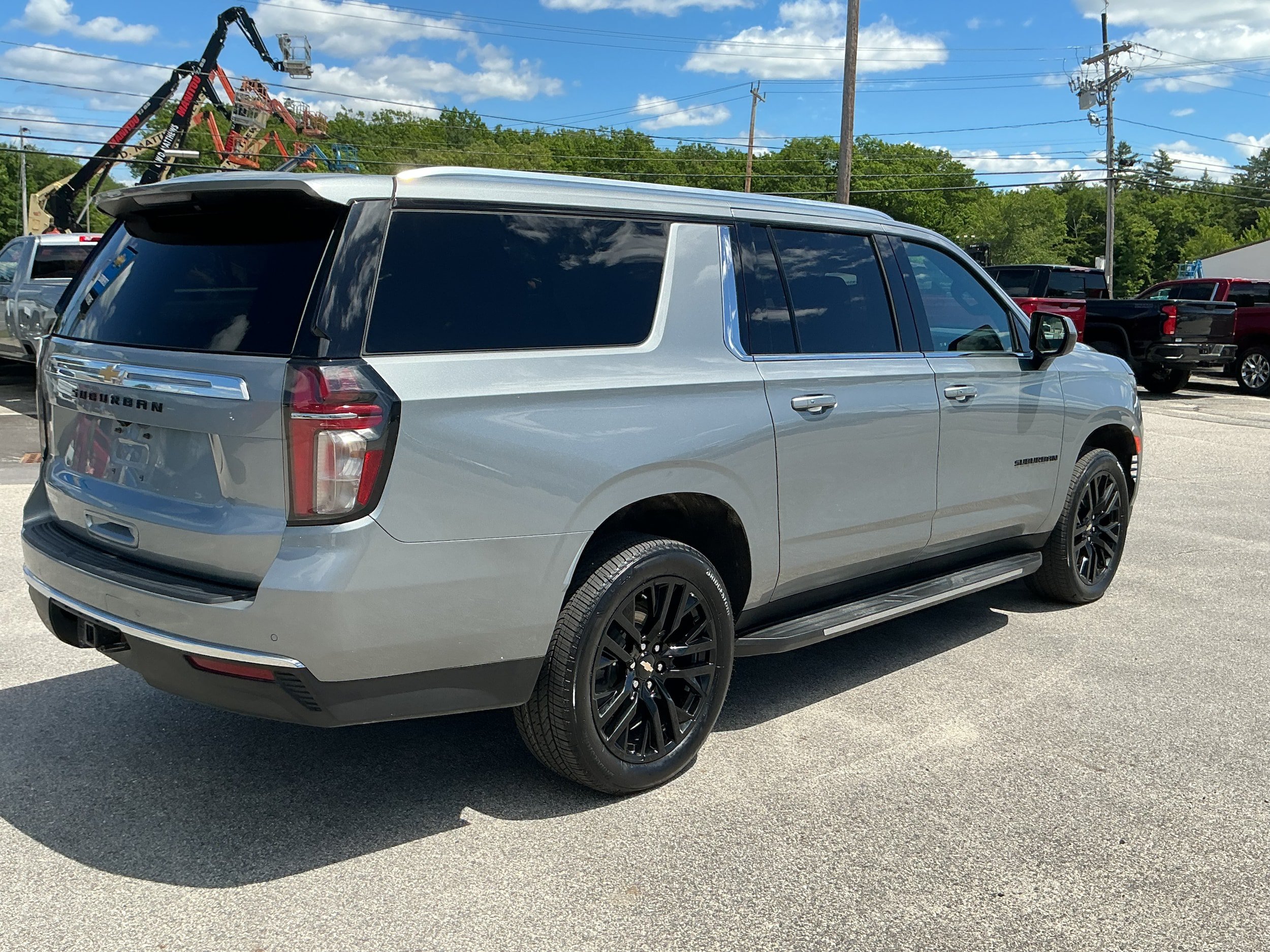 Certified 2024 Chevrolet Suburban LS w/ Driver Alert Package AWD/4WD image 5