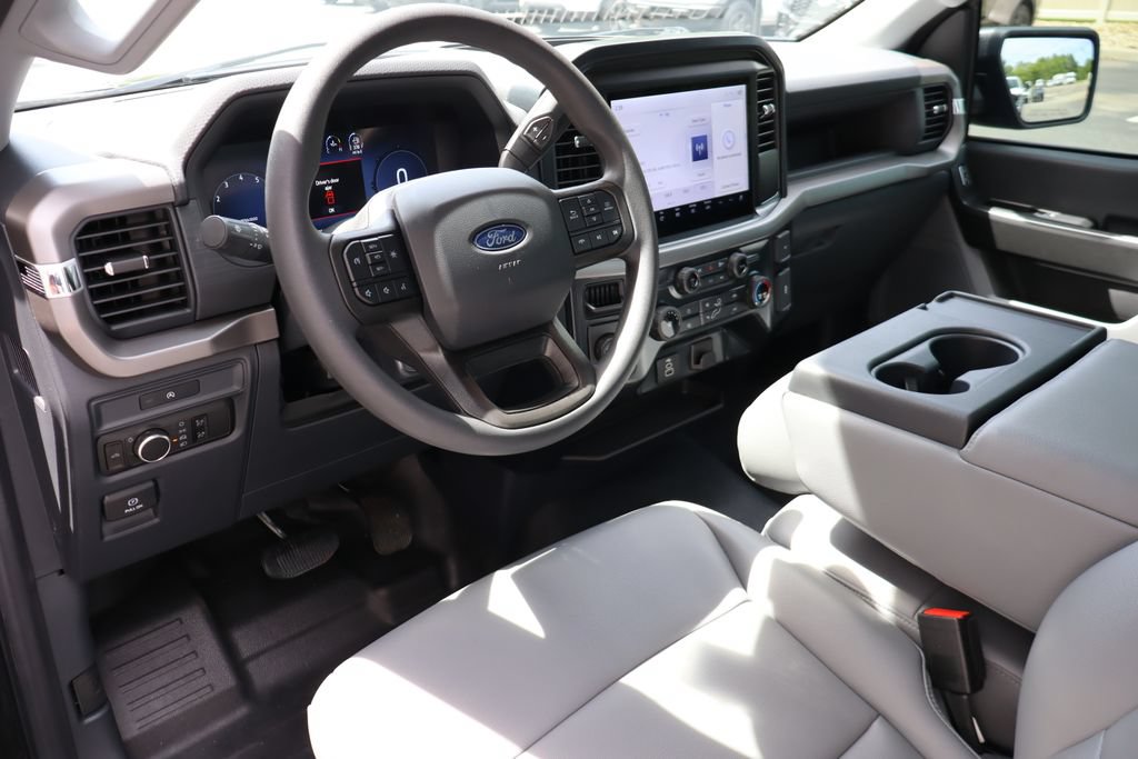 Used 2025 Ford F150 XL RWD image 4