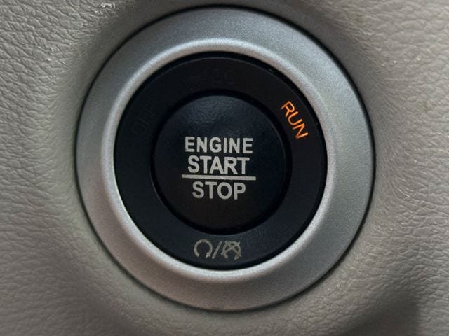 Used 2020 Chrysler Voyager Lxi FWD image 19