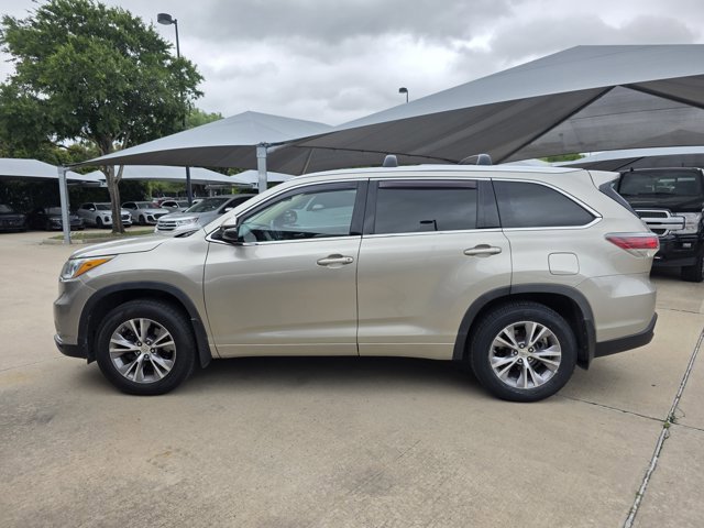 Used 2015 Toyota Highlander XLE AWD/4WD image 6