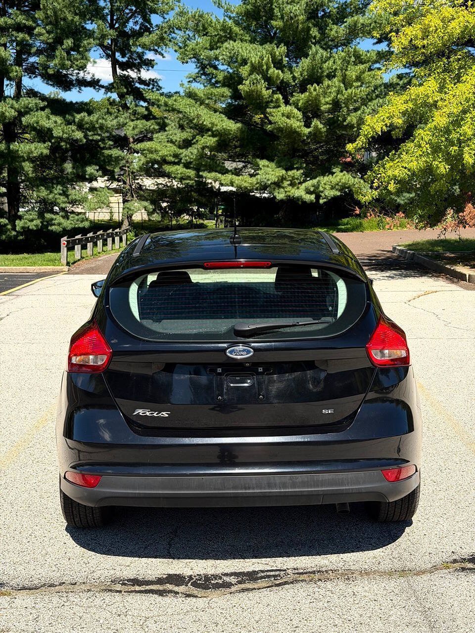 Used 2017 Ford Focus SE FWD image 4