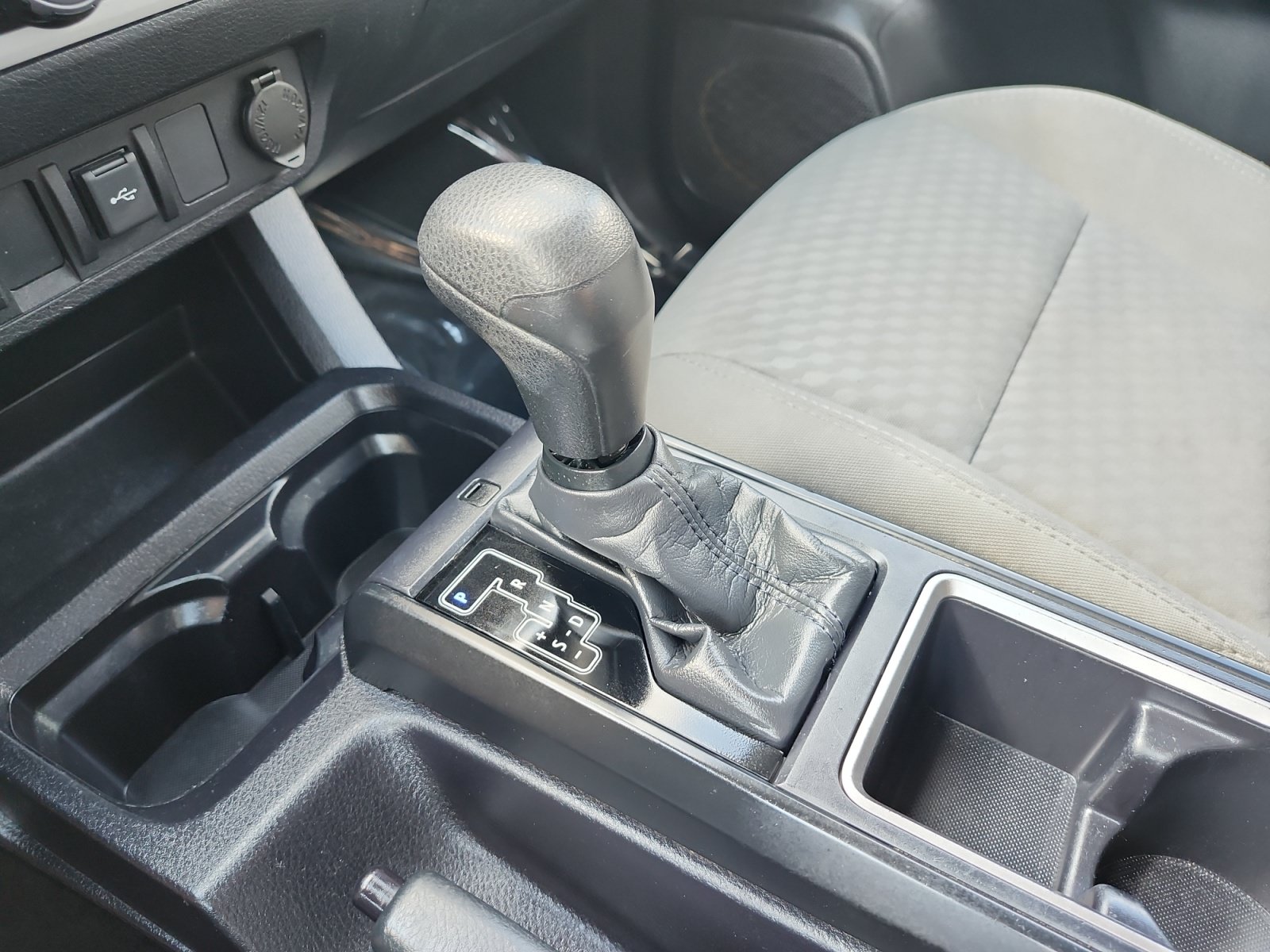 Used 2021 Toyota Tacoma SR AWD/4WD image 20