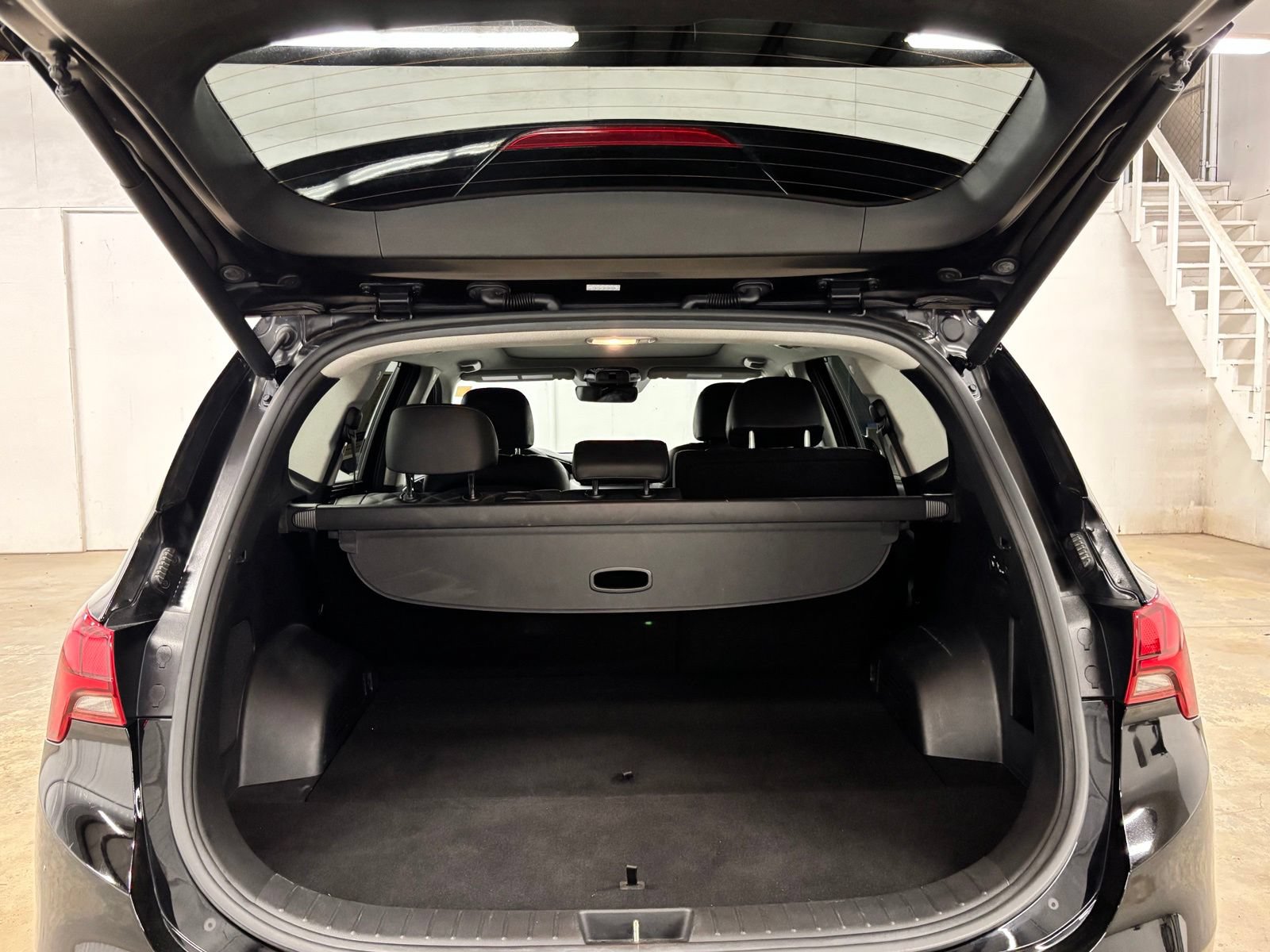 Used 2021 Hyundai Santa Fe Limited AWD/4WD image 23