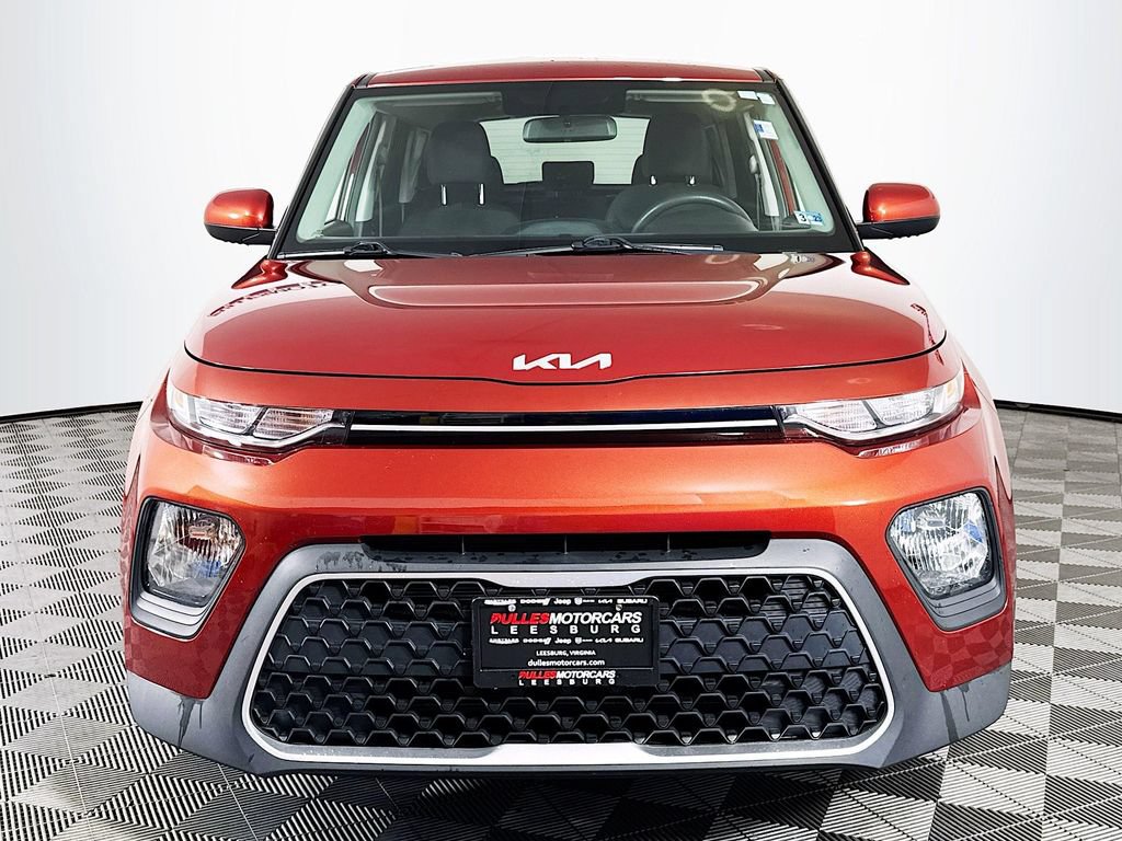 Used 2022 Kia Soul LX FWD image 2