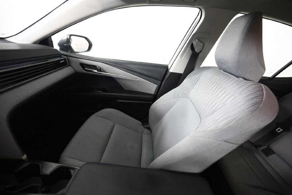 Used 2026 Toyota Camry LE w/ Convenience Package FWD image 30