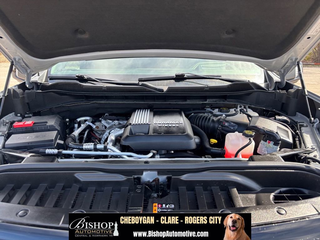 Used 2025 Chevrolet Silverado 1500 ZR2 w/ Technology Package AWD/4WD image 5