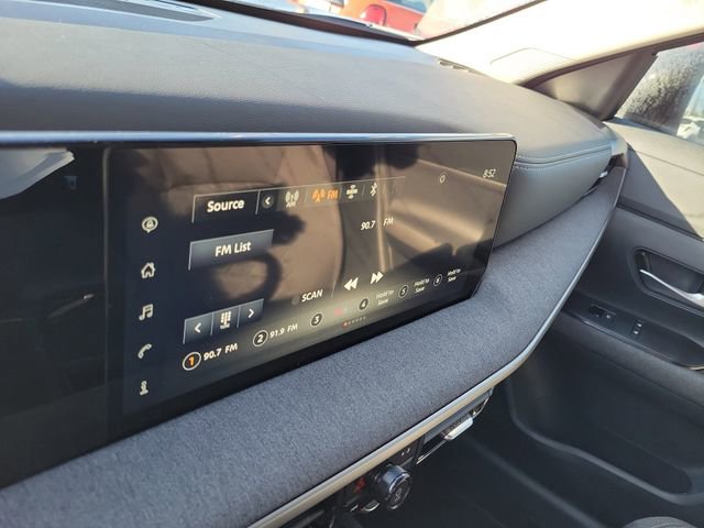 Used 2025 Nissan Kicks SV w/ Charging Package FWD image 20
