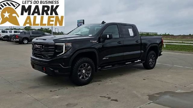 Used 2024 GMC Sierra 1500 AT4 w/ Technology Package AWD/4WD image 4