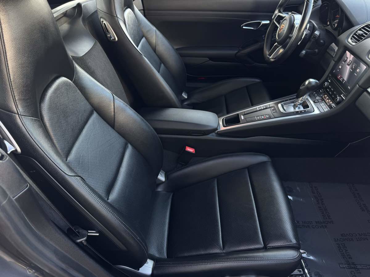 Used 2019 Porsche 718 Cayman RWD image 19