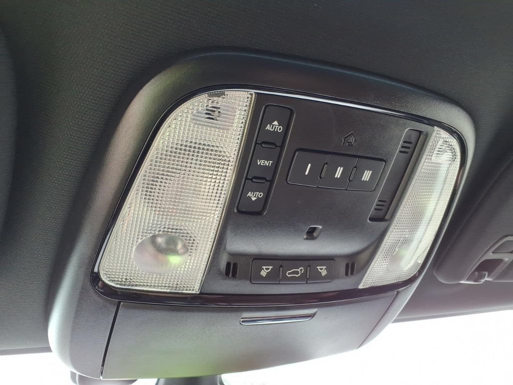 Used 2023 Dodge Durango R/T RWD image 23