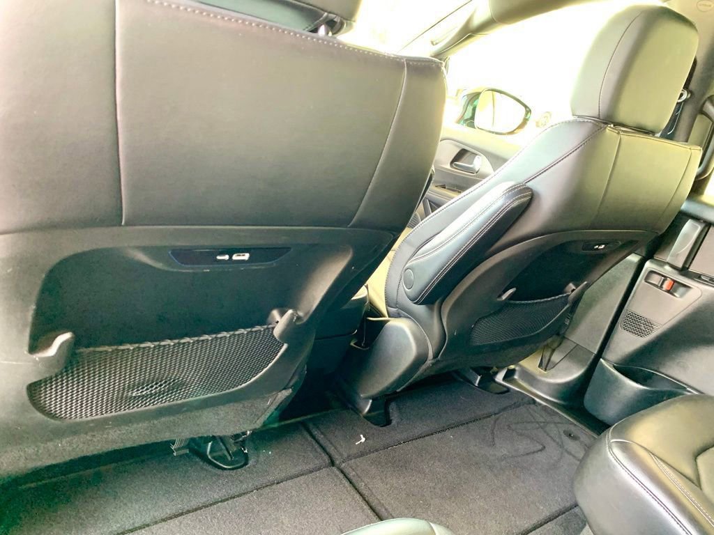 Used 2025 Chrysler Pacifica Select image 15