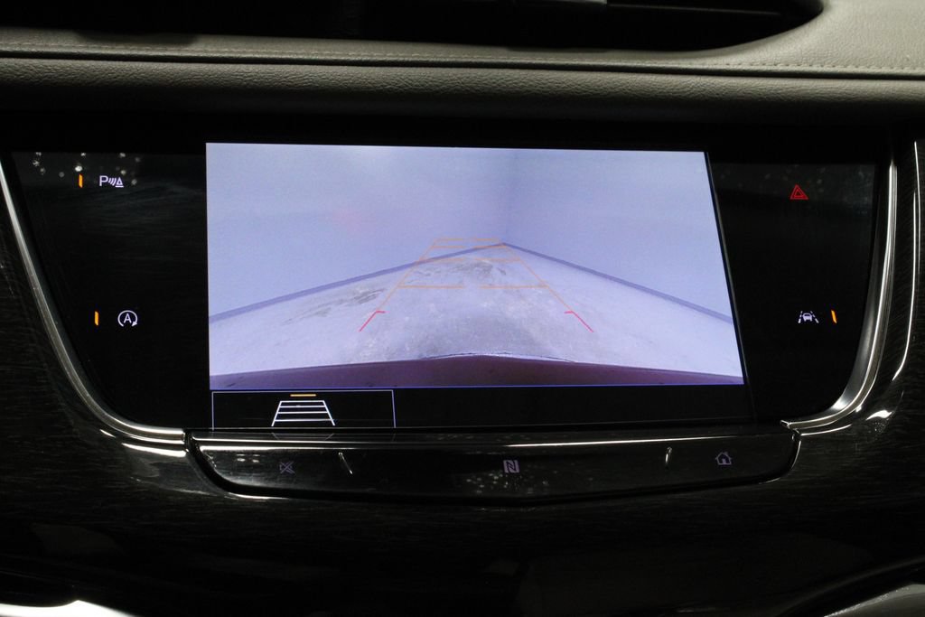 Used 2020 Cadillac XT6 Premium Luxury FWD image 3