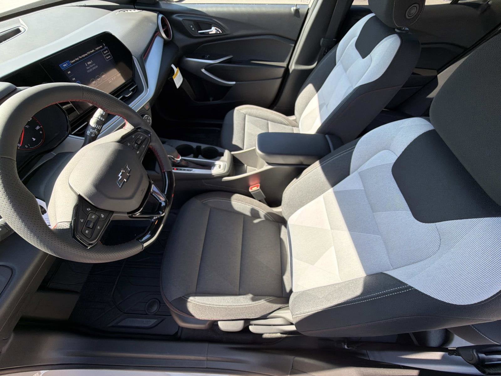 New 2026 Chevrolet Trax RS w/ Sunroof Package FWD image 3