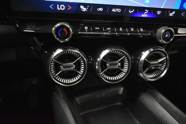 Certified 2025 Chevrolet Blazer EV LT AWD/4WD image 21