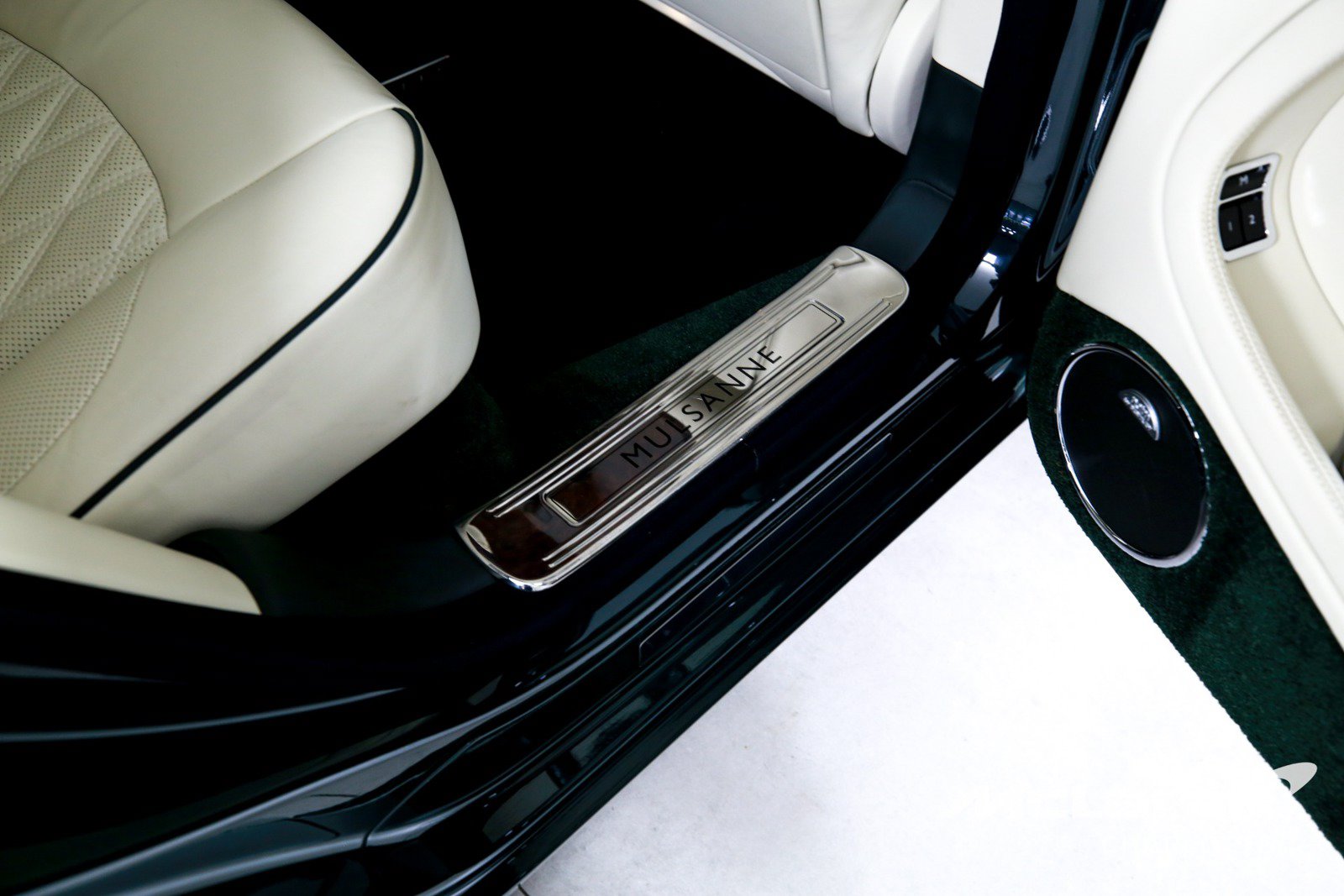 Used 2020 Bentley Mulsanne RWD image 28