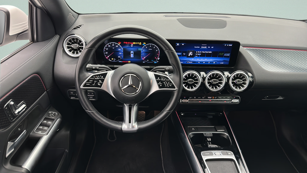 Used 2025 Mercedes-Benz GLA 250 4MATIC image 13