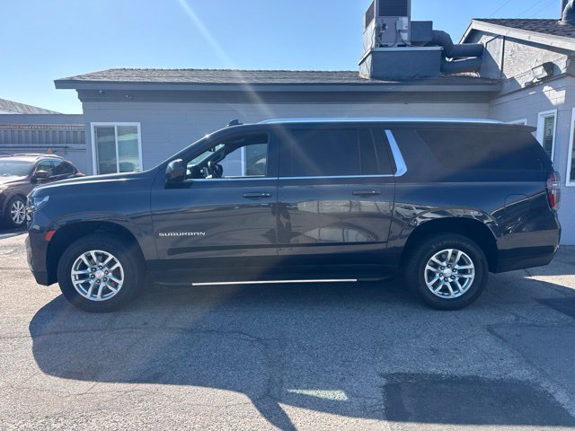 Used 2023 Chevrolet Suburban LT RWD image 8