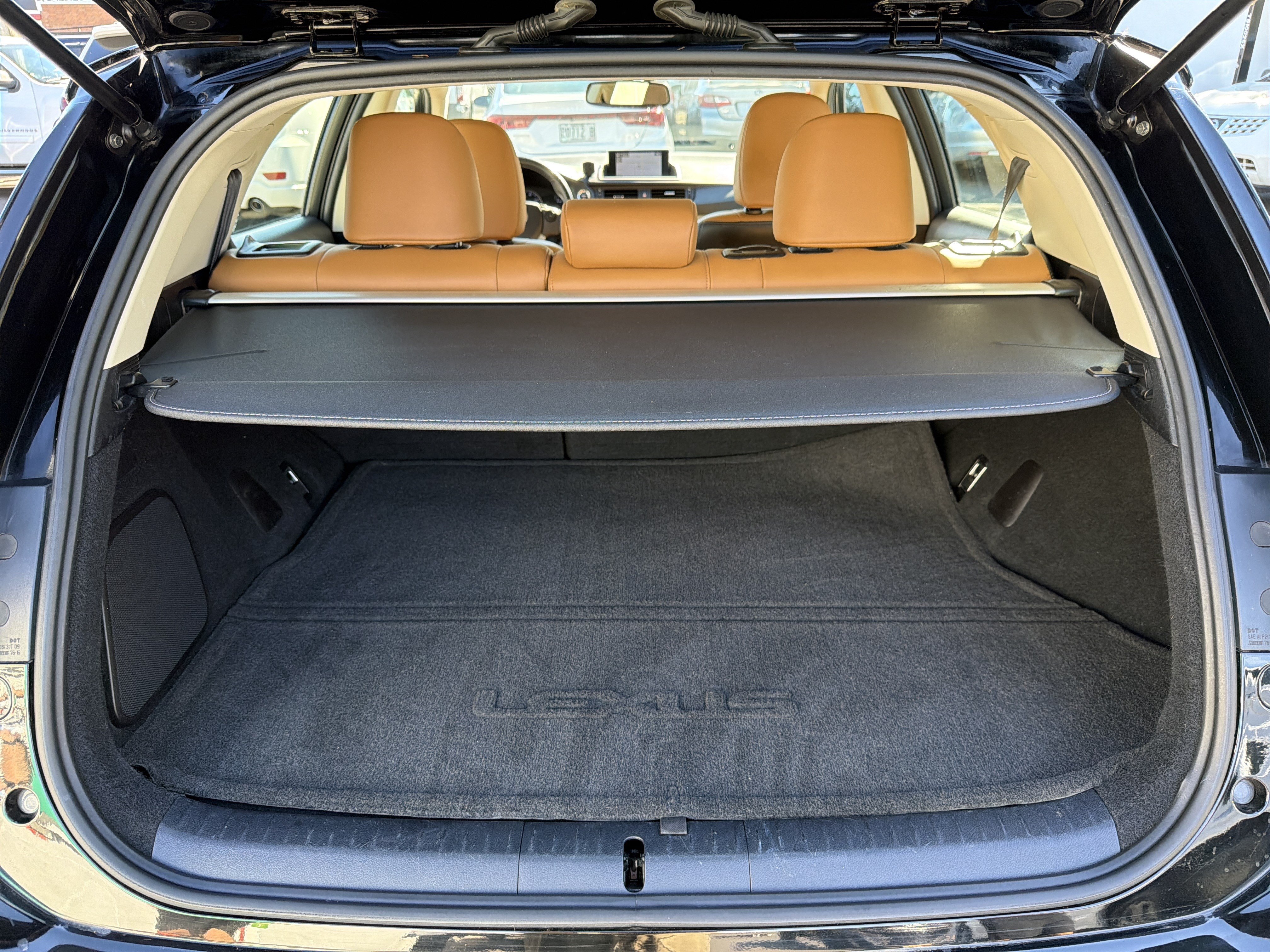 Used 2014 Lexus CT 200h FWD image 4