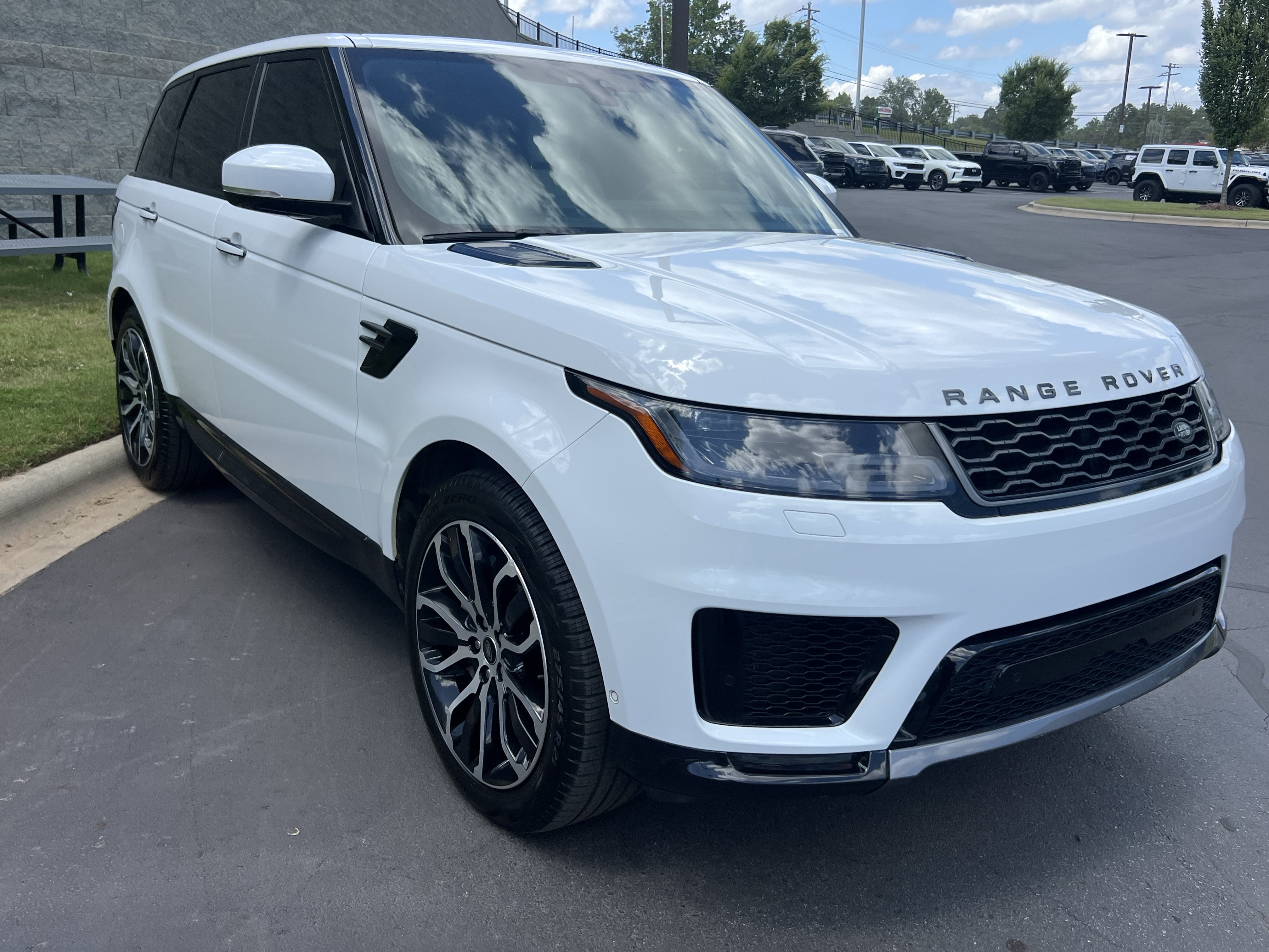 Used 2022 Land Rover Range Rover Sport HSE Silver Edition AWD/4WD image 9