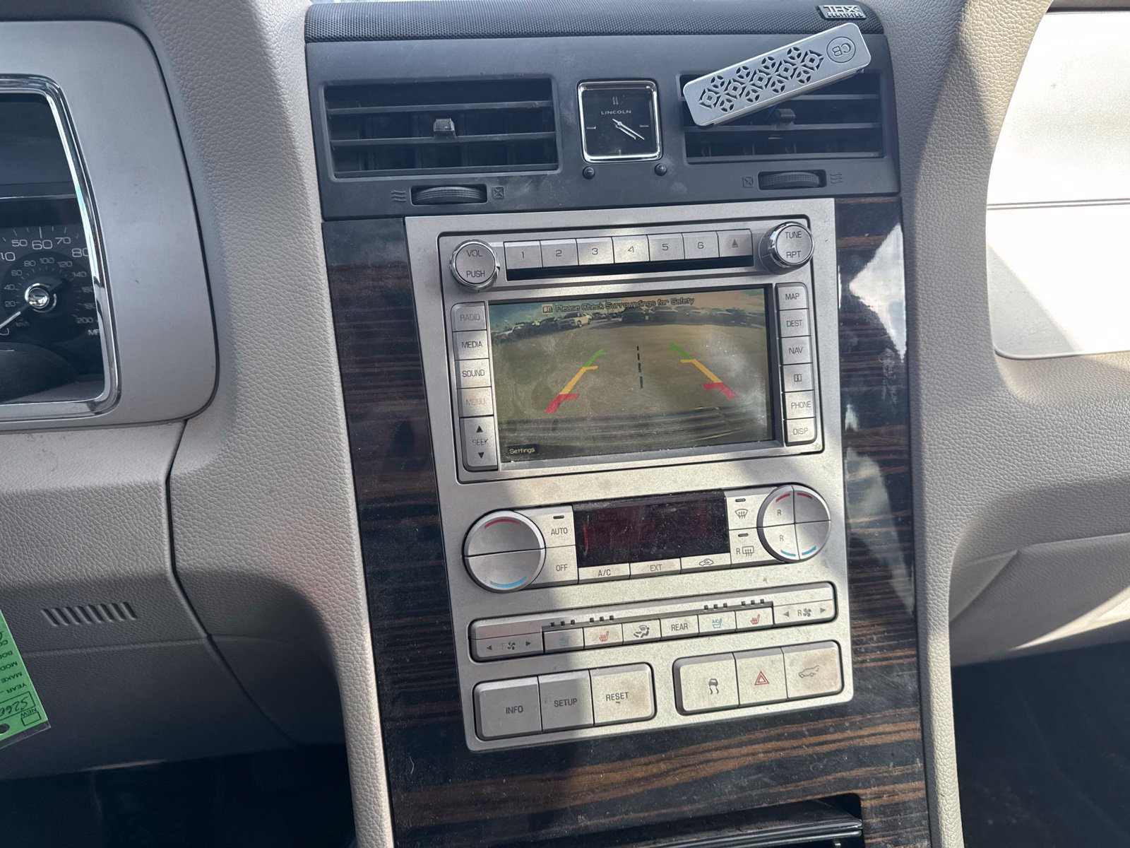 Used 2010 Lincoln Navigator 2WD image 12