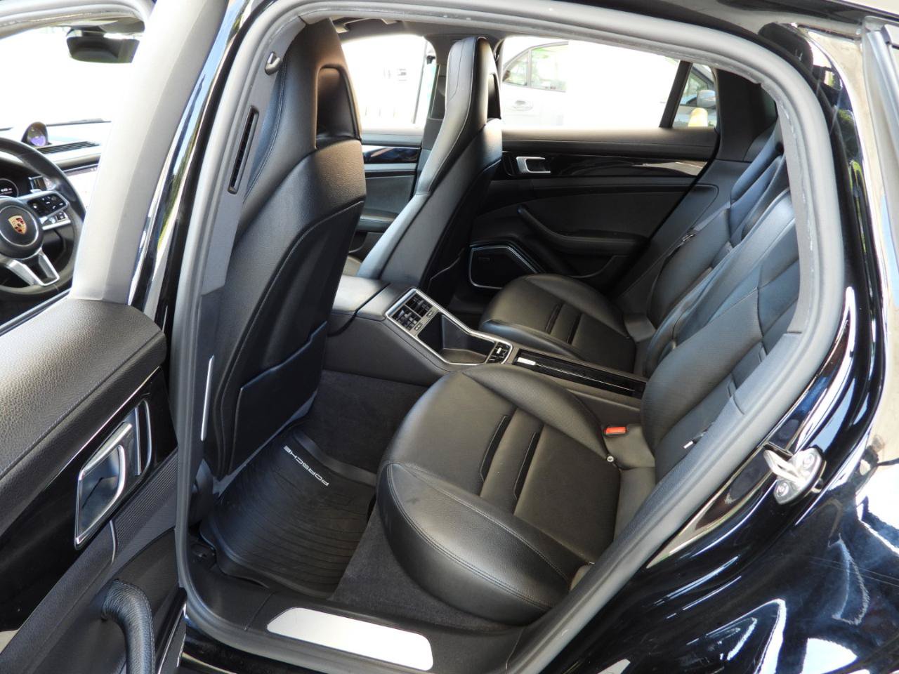 Used 2017 Porsche Panamera RWD image 56