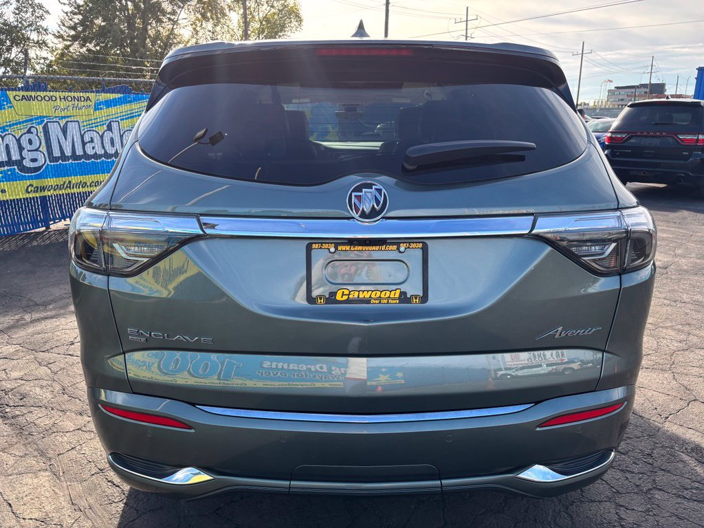 Used 2024 Buick Enclave Avenir AWD/4WD image 3
