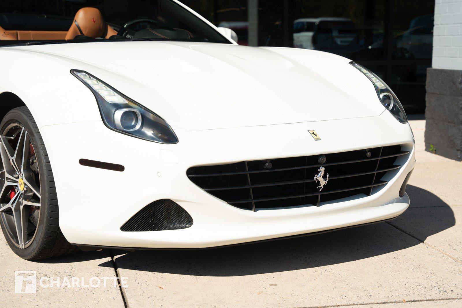 Used 2016 Ferrari California T image 2