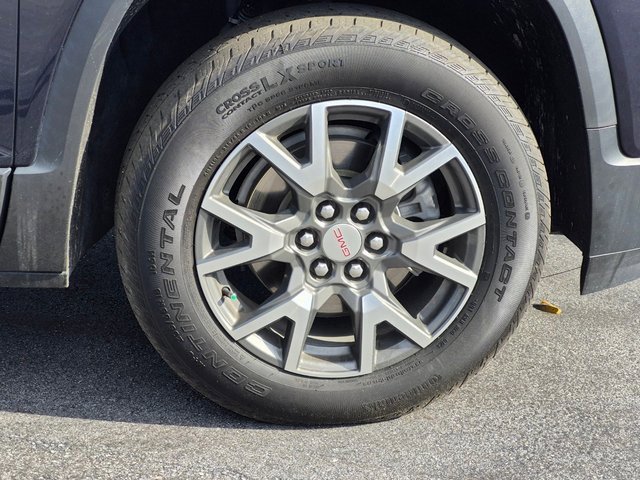 Used 2022 GMC Acadia SLE w/ Driver Convenience Package image 9