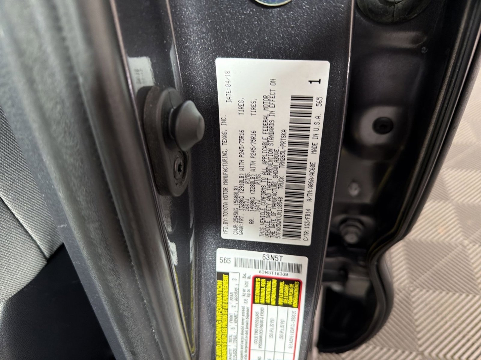 Used 2018 Toyota Tacoma SR w/ SR Convenience Package image 28