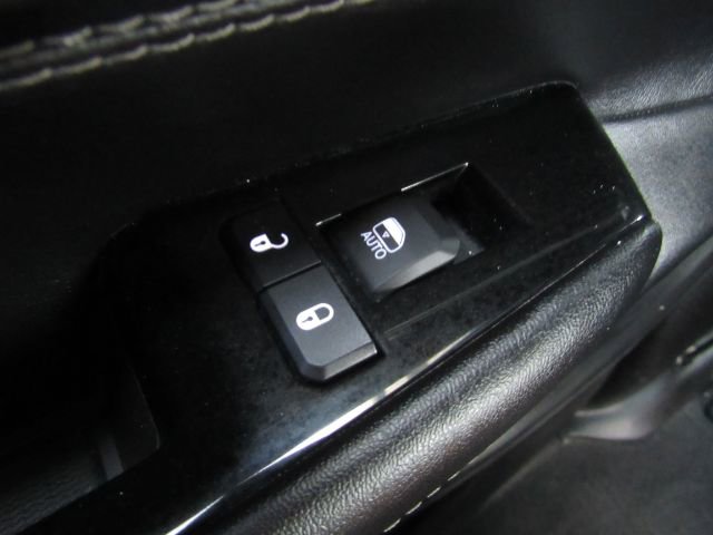 Used 2024 Jeep Wagoneer Series II w/ Flexible Seating Group image 32