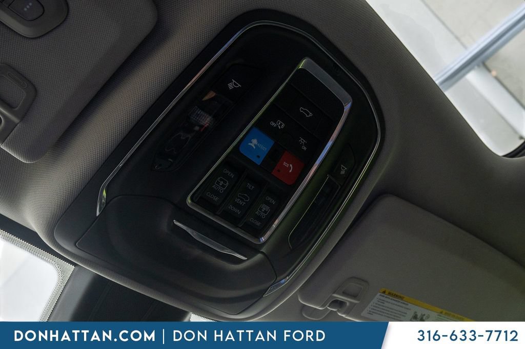 Used 2022 Jeep Grand Cherokee L Limited w/ Trailer Tow Group (B) AWD/4WD image 14