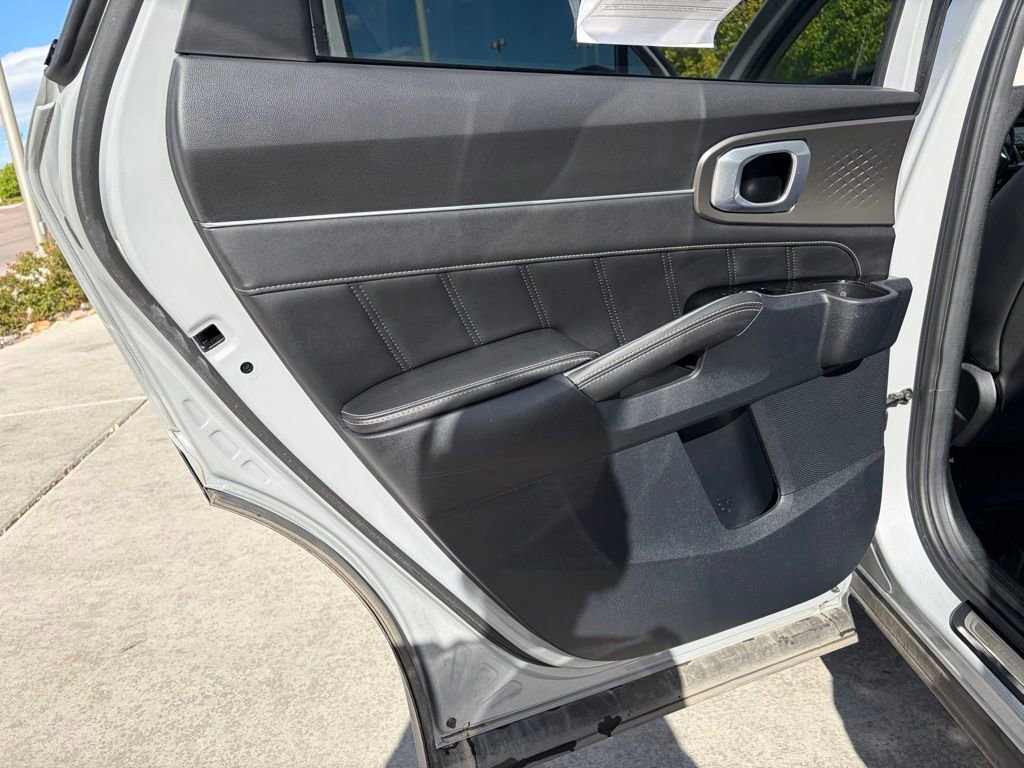 Used 2023 Kia Sorento SX AWD/4WD image 14