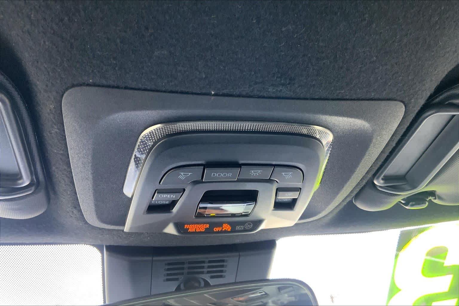 Certified 2023 Toyota Corolla SE w/ SE Premium Package FWD image 33