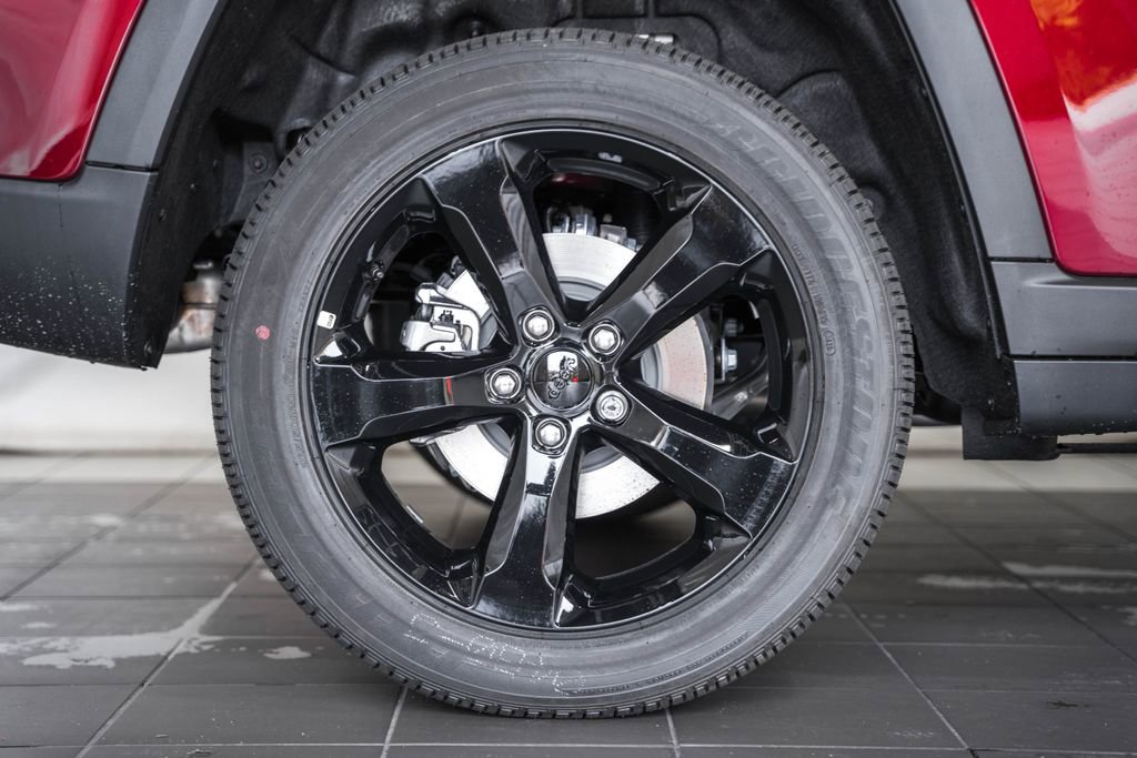 New 2025 Jeep Grand Cherokee Altitude image 17