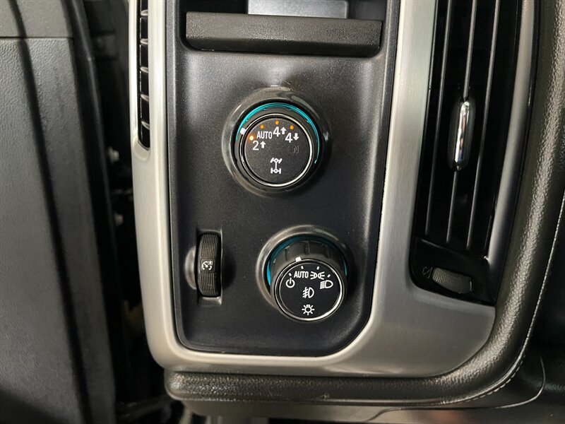 Used 2018 GMC Sierra 1500 SLE w/ SLE Value Package AWD/4WD image 17
