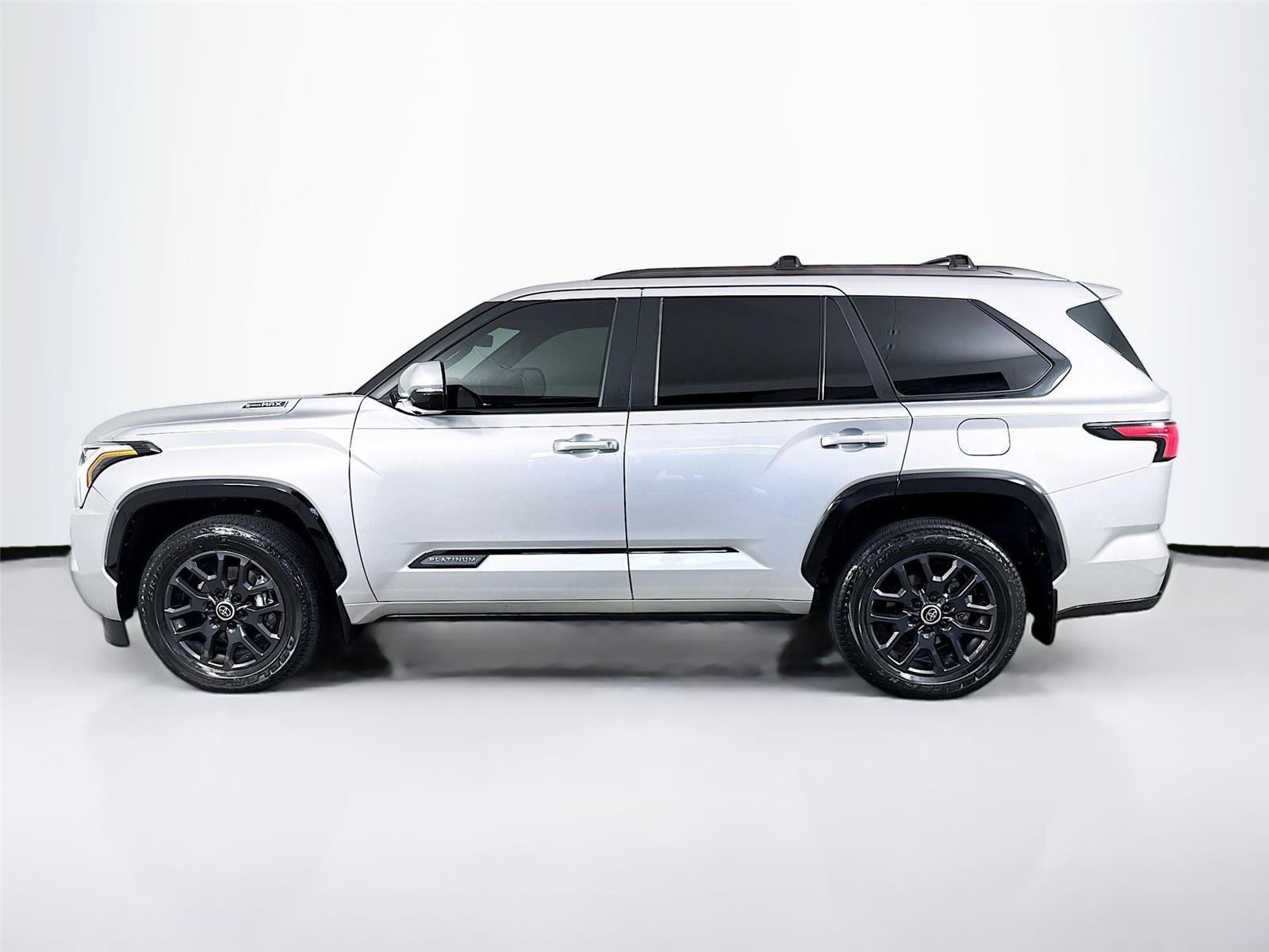Used 2024 Toyota Sequoia Platinum AWD/4WD image 32