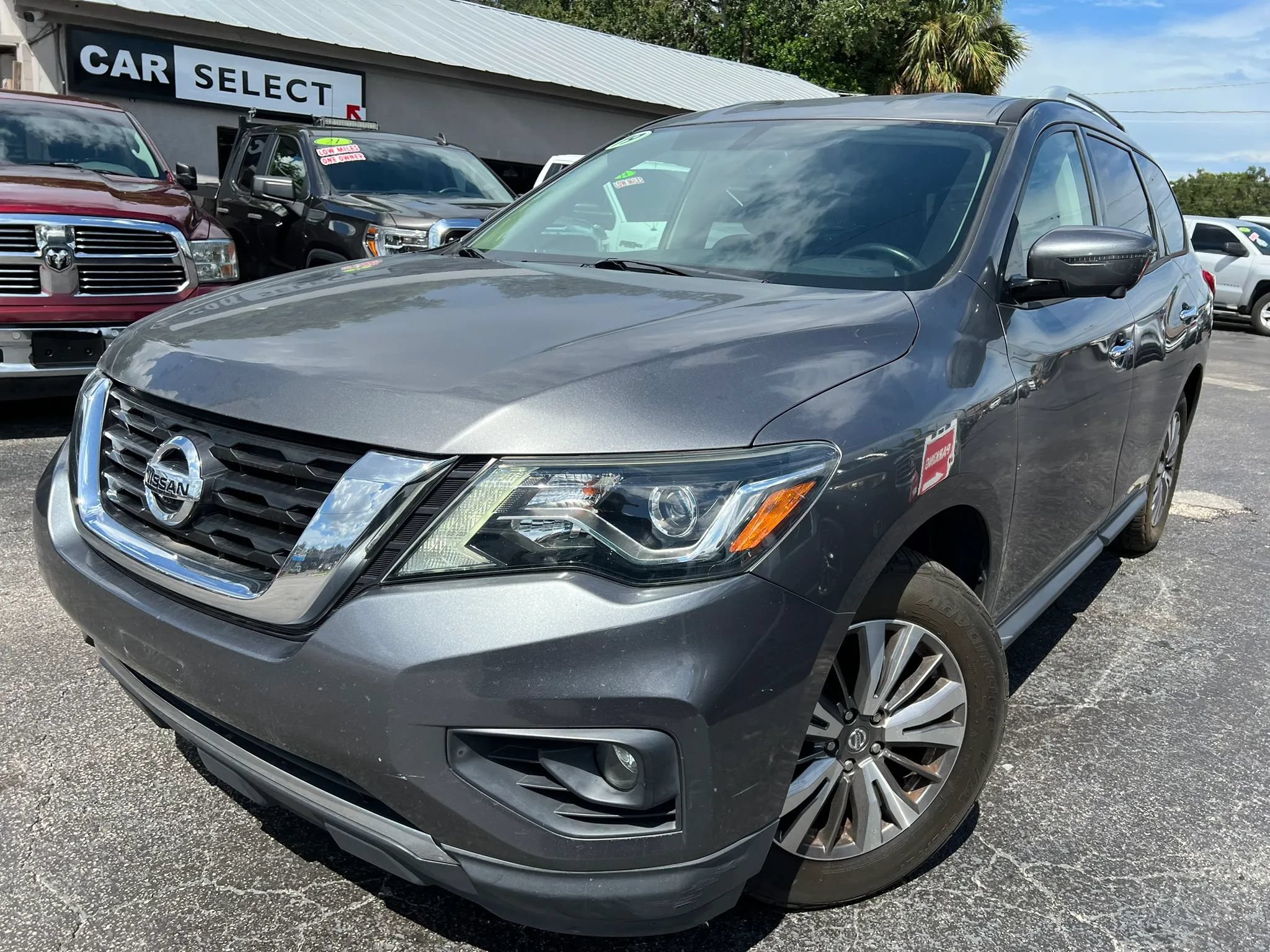 Used 2019 Nissan Pathfinder SL
