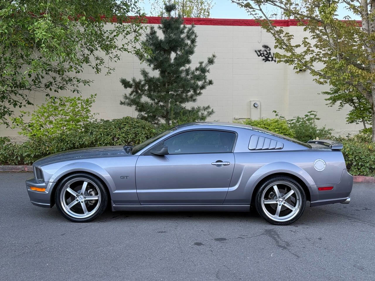 Used 2006 Ford Mustang GT Premium RWD image 4