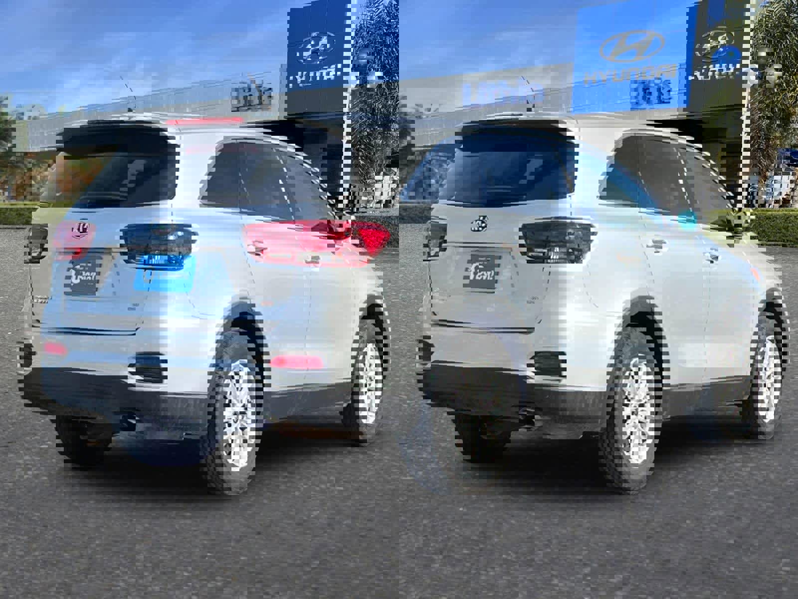 Used 2019 Kia Sorento L image 2