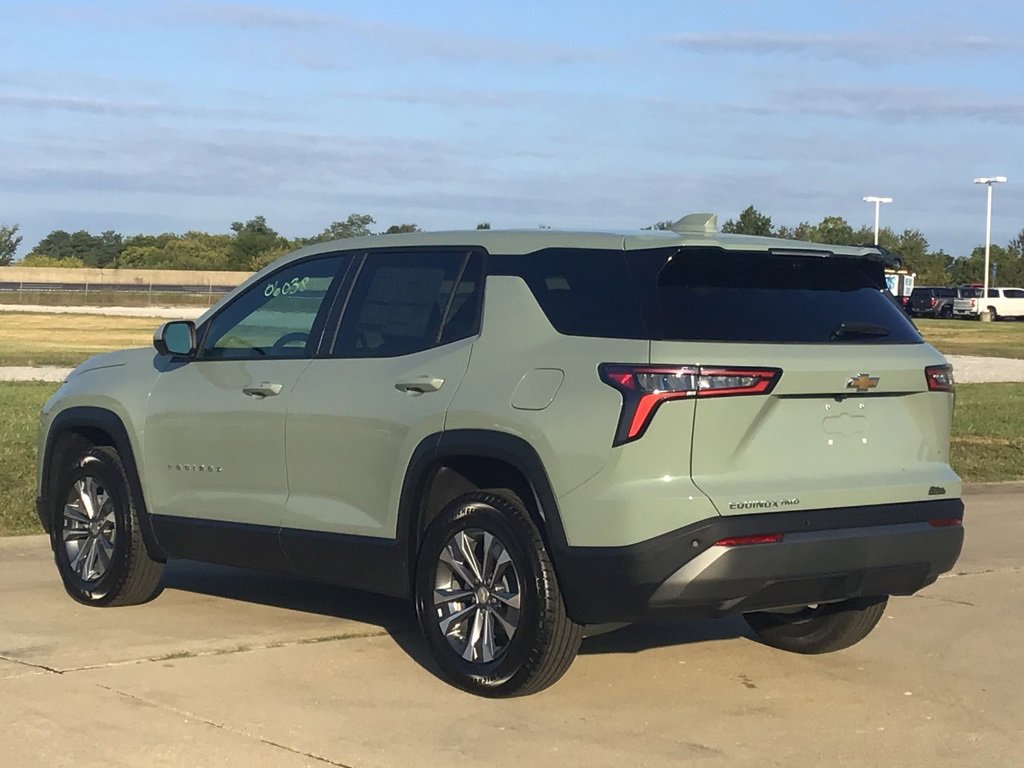 New 2026 Chevrolet Equinox LT w/ Convenience Package II image 4